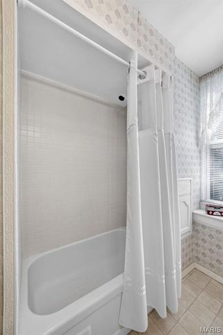 16 Maple Street, St Peters, MO 63376