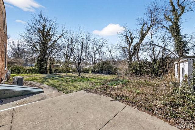 16 Maple Street, St Peters, MO 63376