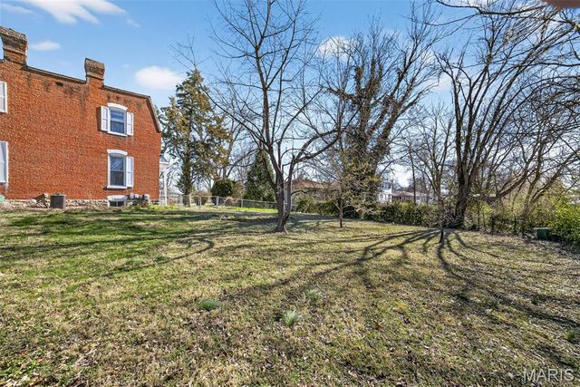 16 Maple Street, St Peters, MO 63376