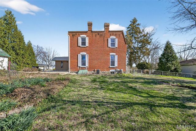 16 Maple Street, St Peters, MO 63376