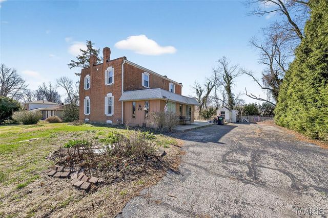 16 Maple Street, St Peters, MO 63376