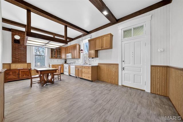 16 Maple Street, St Peters, MO 63376