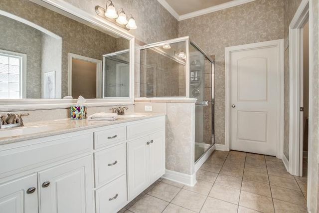 3845 NW CIMARRON Street, Lee's Summit, MO 64064