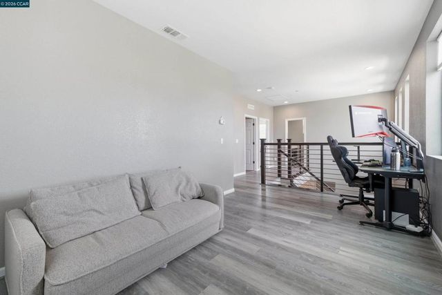 300 Coolcrest Dr, Oakley, CA 94561