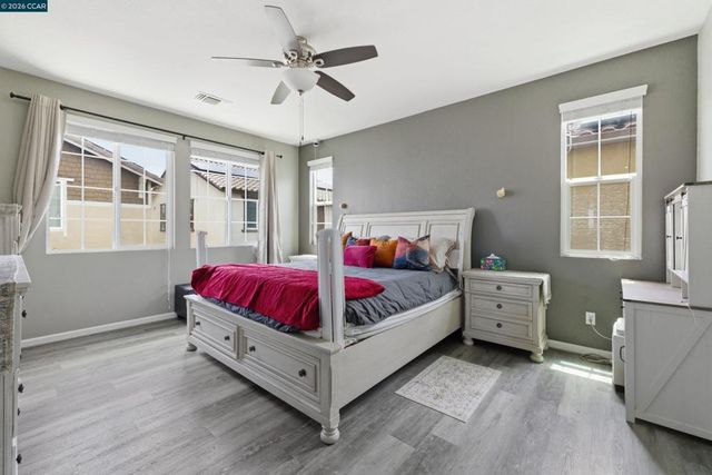 300 Coolcrest Dr, Oakley, CA 94561