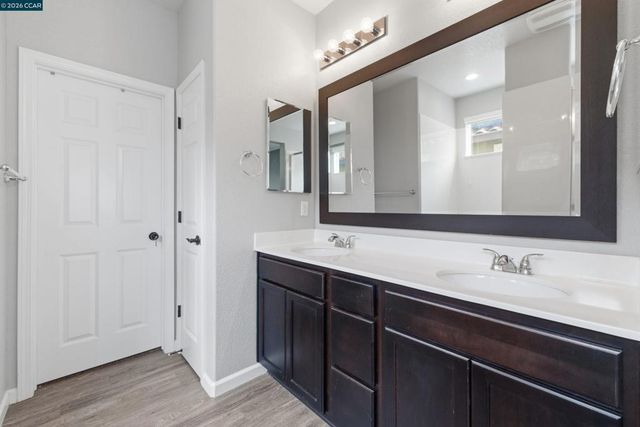 300 Coolcrest Dr, Oakley, CA 94561