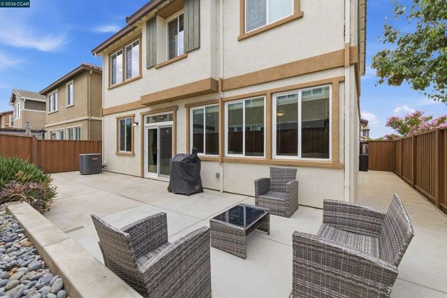 300 Coolcrest Dr, Oakley, CA 94561