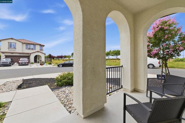 300 Coolcrest Dr, Oakley, CA 94561