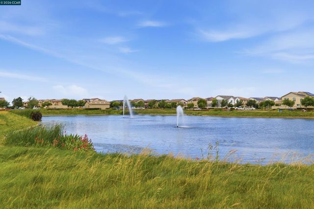 300 Coolcrest Dr, Oakley, CA 94561