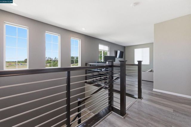 300 Coolcrest Dr, Oakley, CA 94561