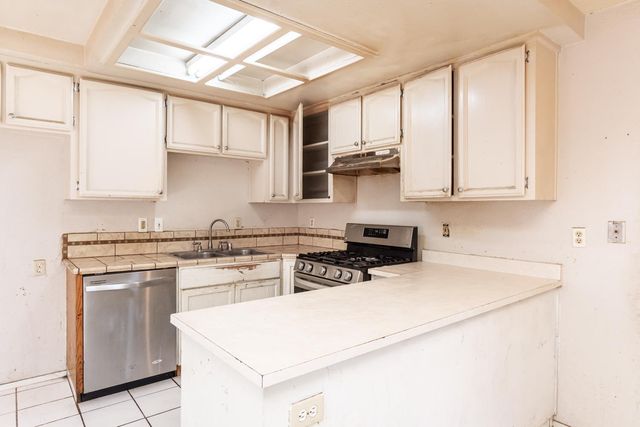 421 Lindsay Ave, Sacramento, CA 95838