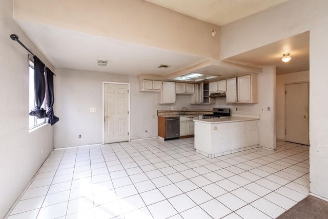 421 Lindsay Ave, Sacramento, CA 95838