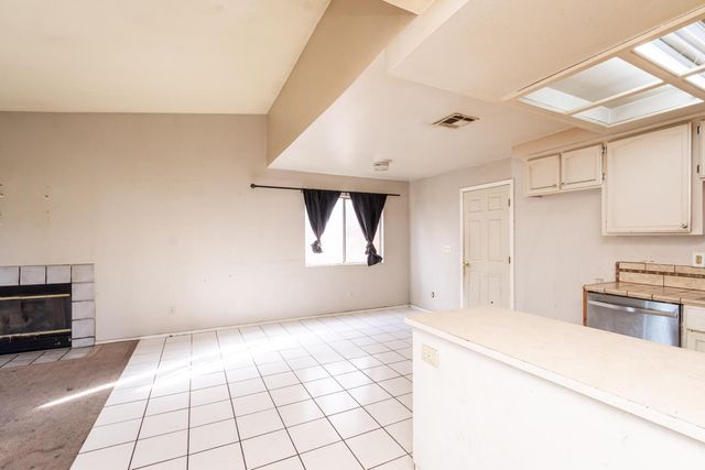 421 Lindsay Ave, Sacramento, CA 95838