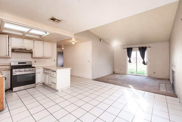 421 Lindsay Ave, Sacramento, CA 95838