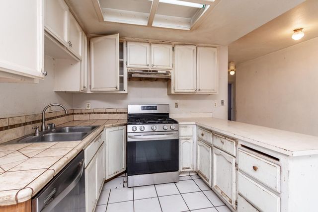 421 Lindsay Ave, Sacramento, CA 95838