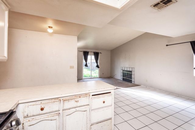 421 Lindsay Ave, Sacramento, CA 95838