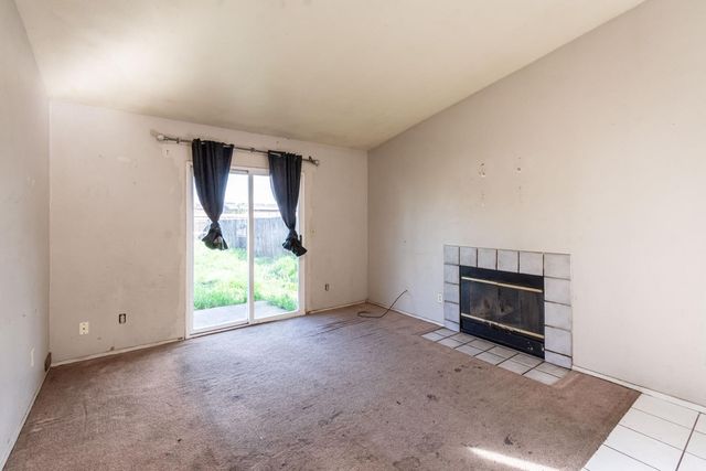 421 Lindsay Ave, Sacramento, CA 95838