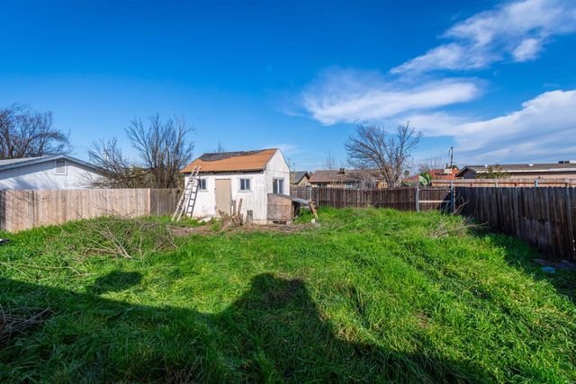 421 Lindsay Ave, Sacramento, CA 95838