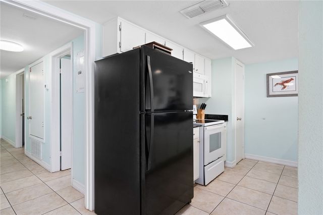 1021 S Water St 214, Rockport, TX 78382