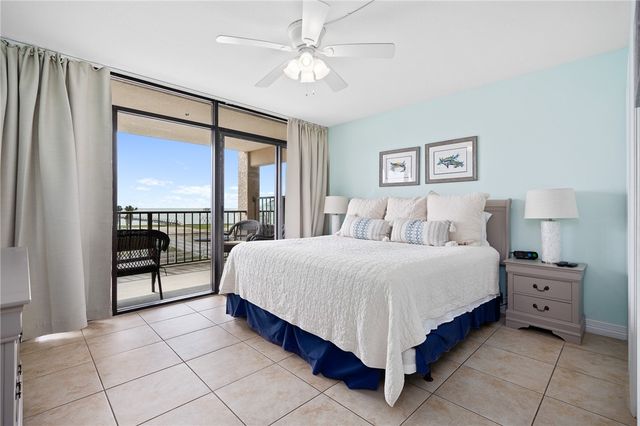 1021 S Water St 214, Rockport, TX 78382