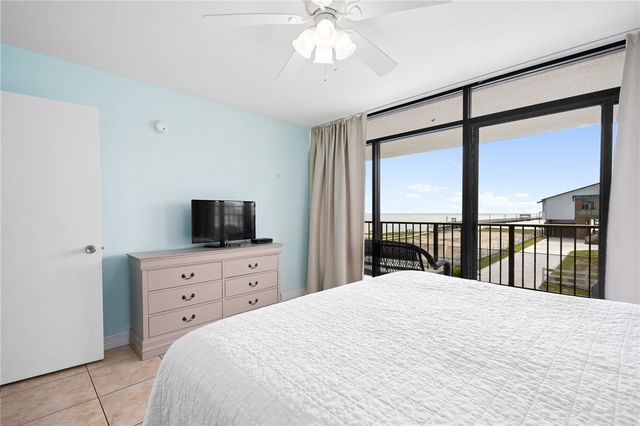 1021 S Water St 214, Rockport, TX 78382