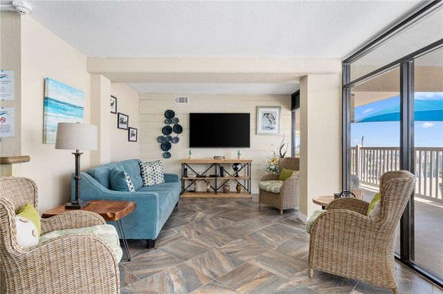 1021 S Water St 214, Rockport, TX 78382