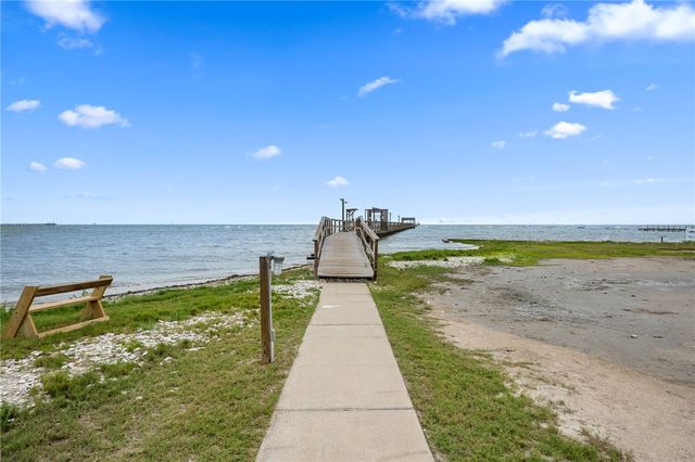 1021 S Water St 214, Rockport, TX 78382