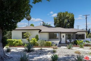 18424 Domino Street, Tarzana (los Angeles), CA 91335