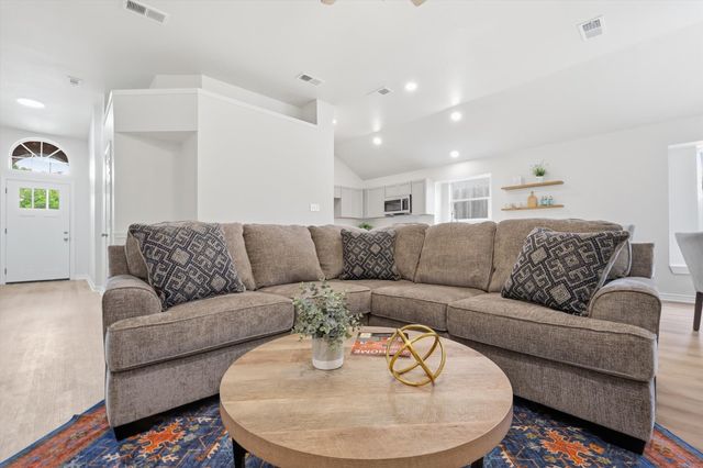 809 Mr Haney Drive, Midlothian, TX 76065