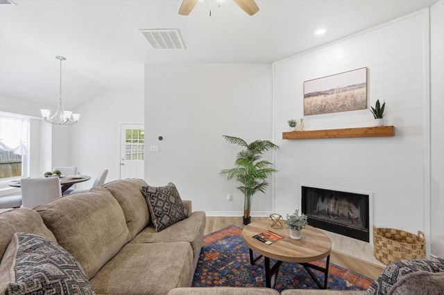 809 Mr Haney Drive, Midlothian, TX 76065