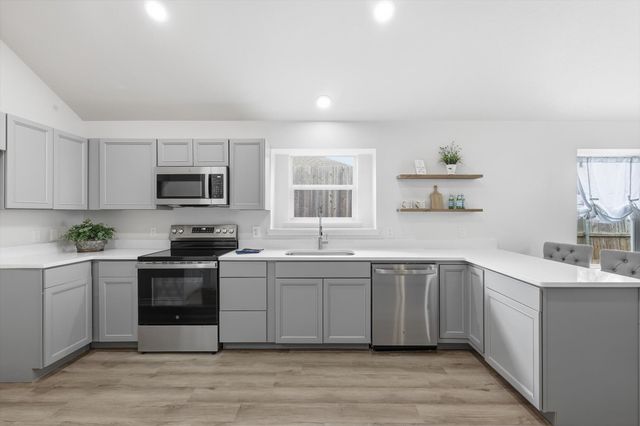 809 Mr Haney Drive, Midlothian, TX 76065