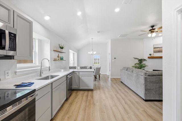 809 Mr Haney Drive, Midlothian, TX 76065