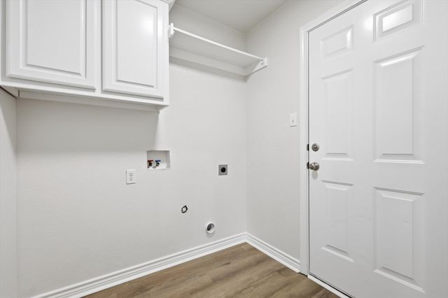 809 Mr Haney Drive, Midlothian, TX 76065