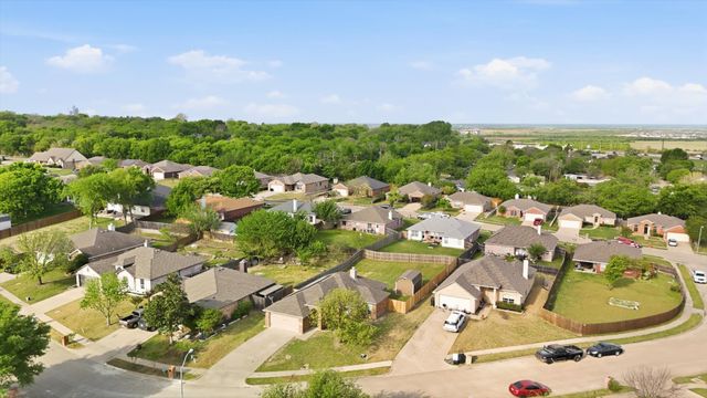 809 Mr Haney Drive, Midlothian, TX 76065