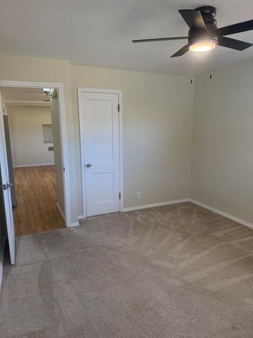 9018 Phoenix Avenue NE, Albuquerque, NM 87112