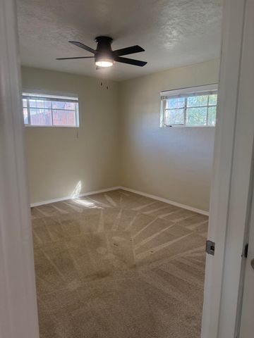 9018 Phoenix Avenue NE, Albuquerque, NM 87112