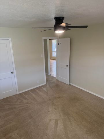 9018 Phoenix Avenue NE, Albuquerque, NM 87112