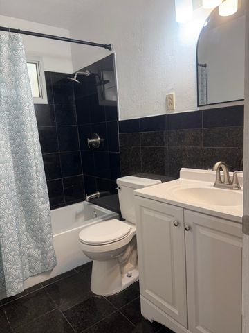 9018 Phoenix Avenue NE, Albuquerque, NM 87112