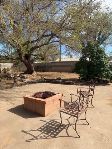 9018 Phoenix Avenue NE, Albuquerque, NM 87112