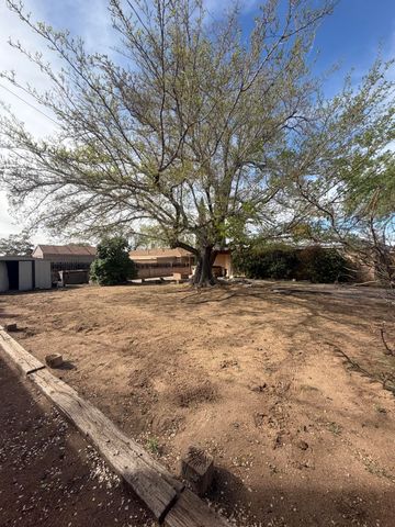 9018 Phoenix Avenue NE, Albuquerque, NM 87112