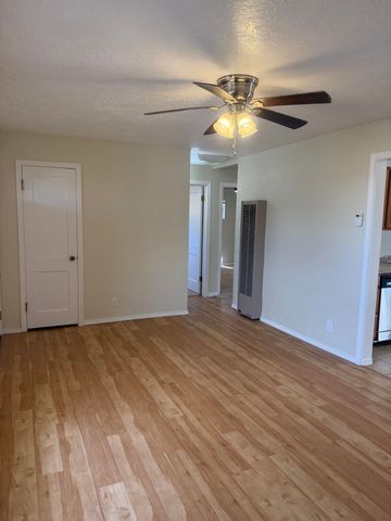 9018 Phoenix Avenue NE, Albuquerque, NM 87112
