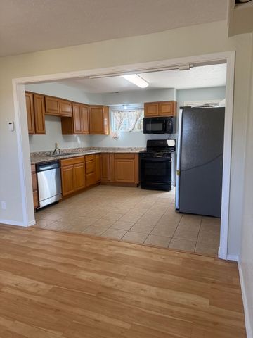 9018 Phoenix Avenue NE, Albuquerque, NM 87112