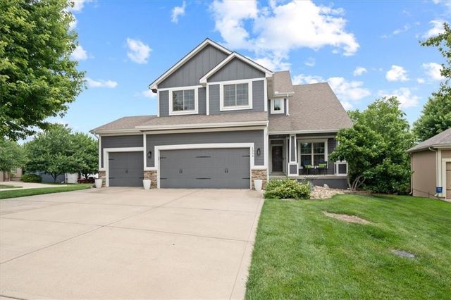 1304 ASHDOWN Circle, Raymore, MO 64083