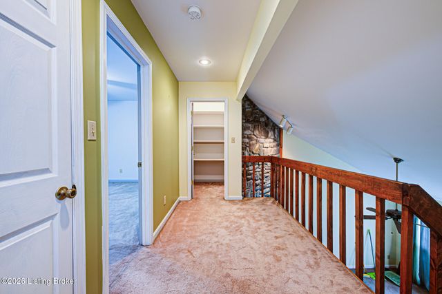 6500 Five Forks Dr, Pewee Valley, KY 40056