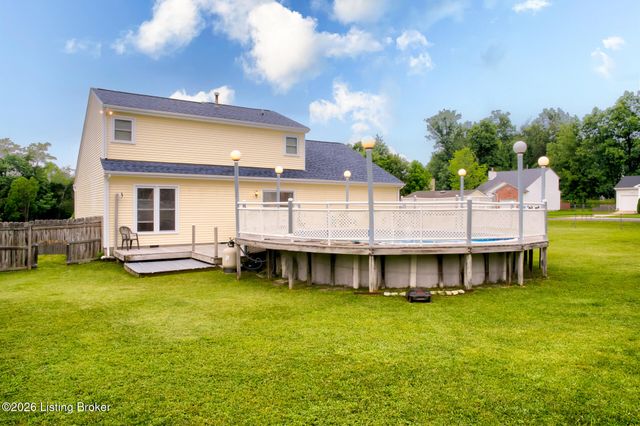 6500 Five Forks Dr, Pewee Valley, KY 40056