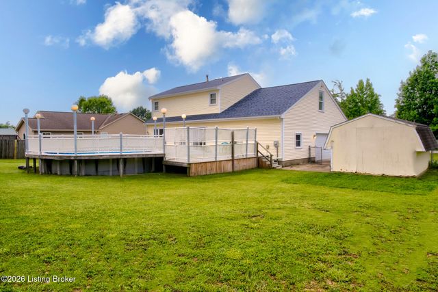 6500 Five Forks Dr, Pewee Valley, KY 40056