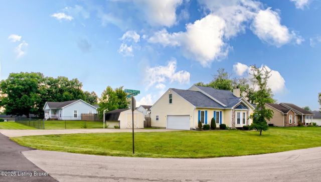 6500 Five Forks Dr, Pewee Valley, KY 40056