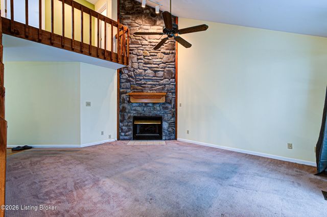 6500 Five Forks Dr, Pewee Valley, KY 40056
