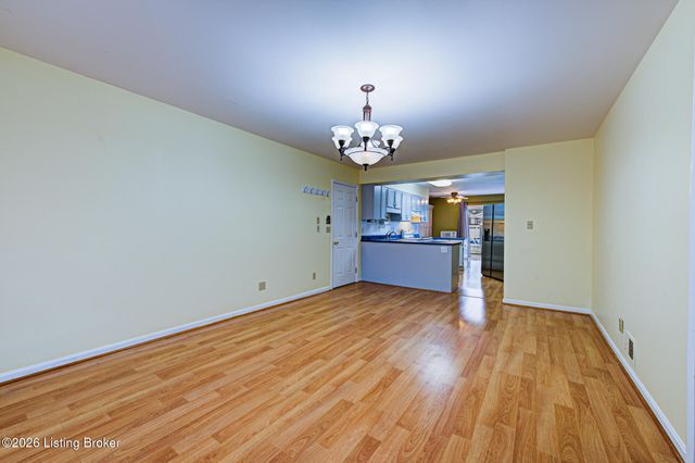 6500 Five Forks Dr, Pewee Valley, KY 40056