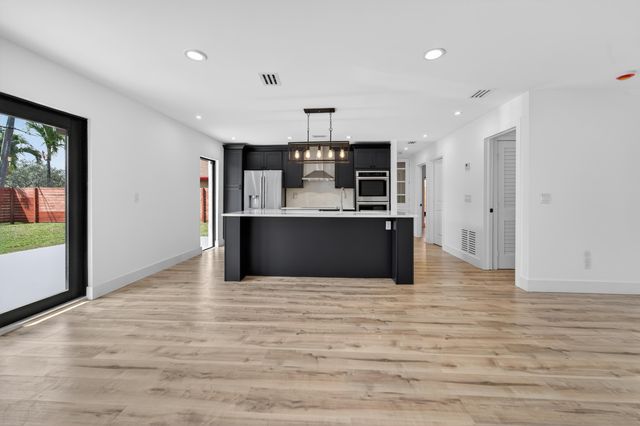 1382 N Mangonia Drive, West Palm Beach, FL 33401